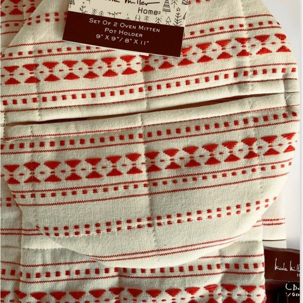 Nicole Miller Christmas Set of 2 Potholder Oven Mitt Embroidered Ecru Red